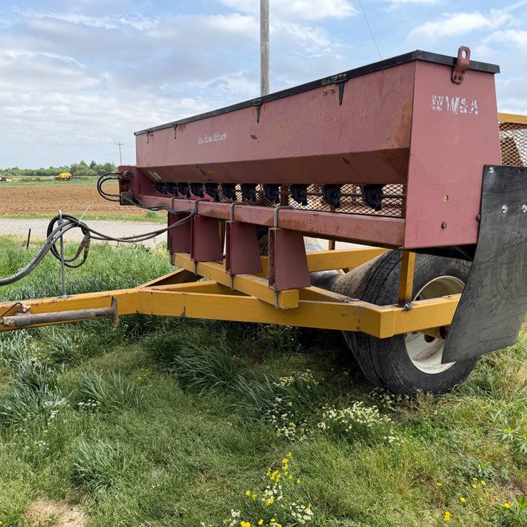 #45251 • Scotts Levee Packer with W&A Seeder
