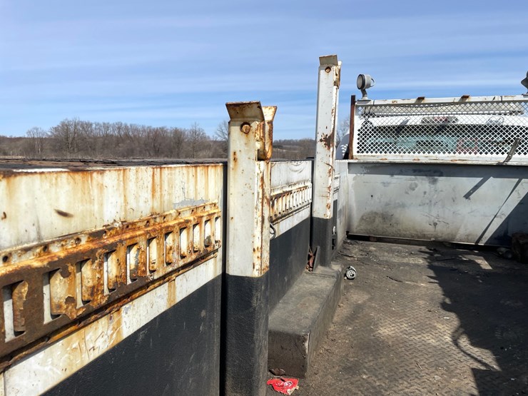 2011-ford-f550-image-32