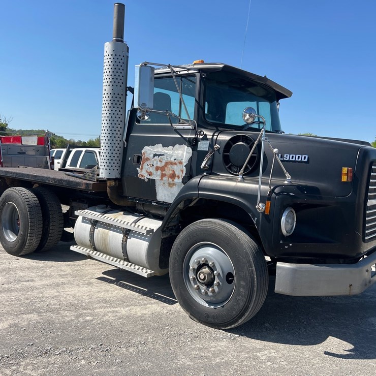 1992 FORD LS9000
