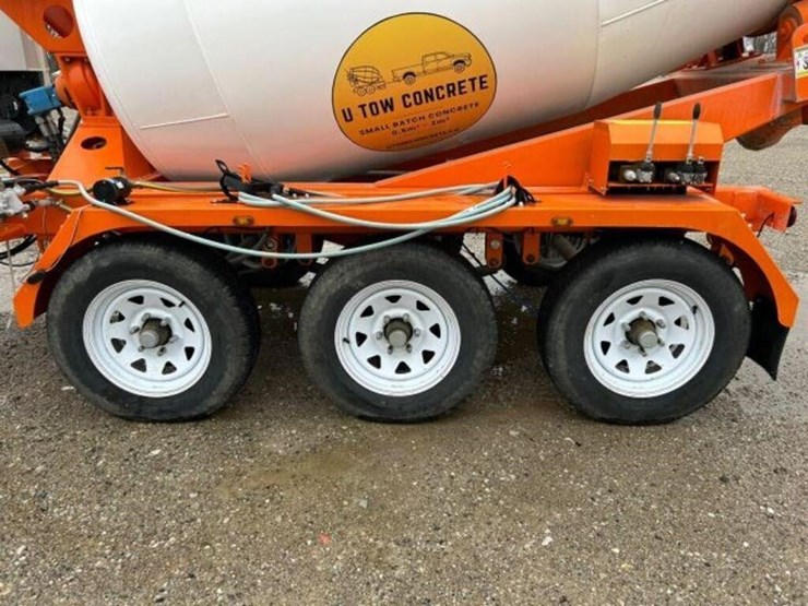 2025-tow-behind-2-cubic-meter-tri/a-concrete-mixer-image-44