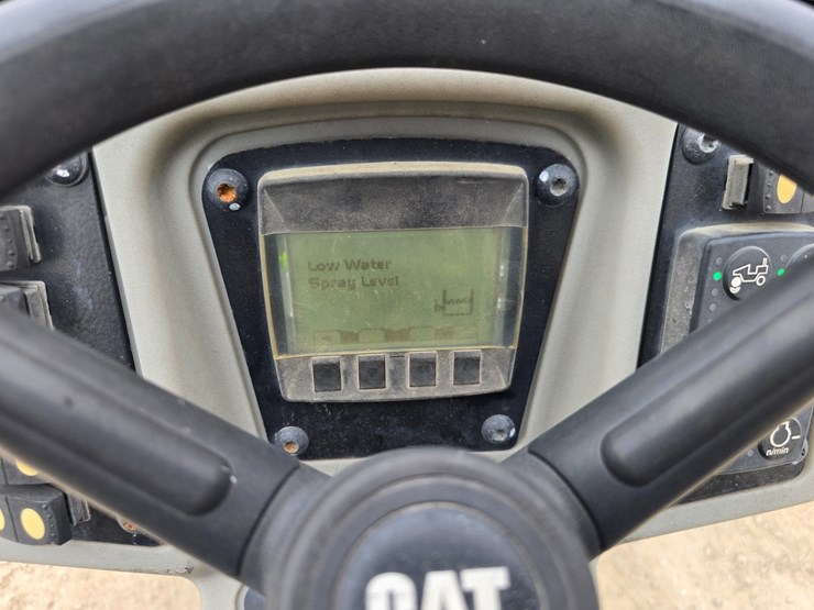 2018-caterpillar-cc24b-image-45