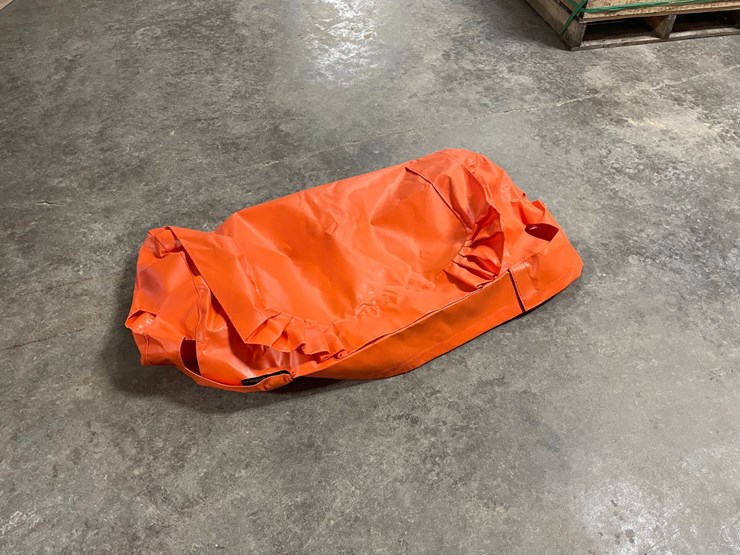 #7559-•-skytrack-man-lift-basket-control-weather-cover-image-3