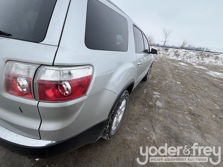 2012-gmc-acadia-image-33