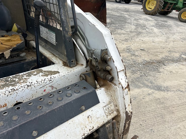 2013-bobcat-t190-image-7