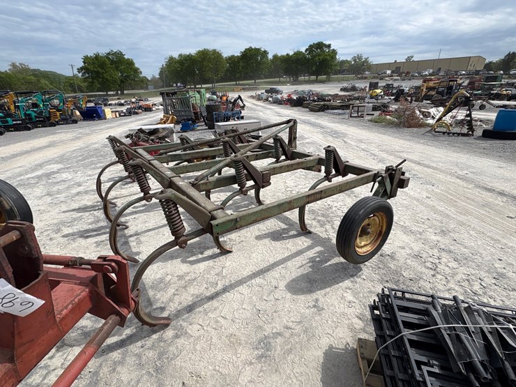 john-deere-10-image-3