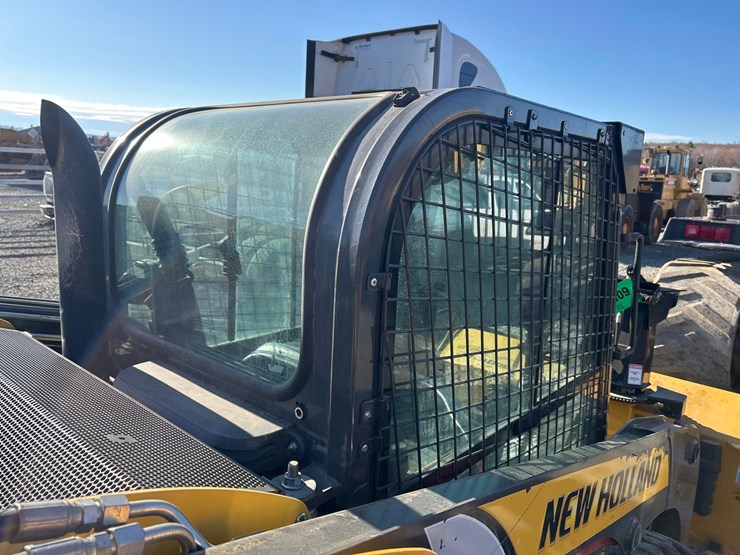 new-holland-l216-image-45