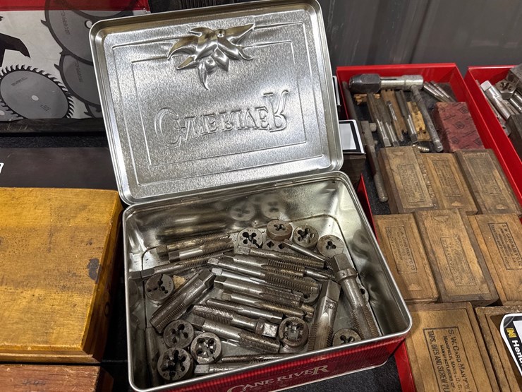 #742-•-box-of-taps-and-dies-image-1