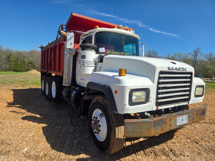 1994-mack-rd690s-image-25