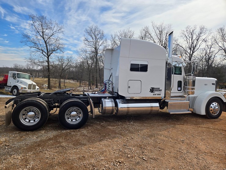 2014-peterbilt-389-image-23