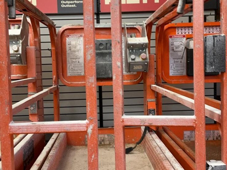 #412-•-2019-snorkel-19'-scissor-lift-image-5