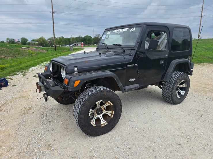 1997-jeep-wrangler-image-3