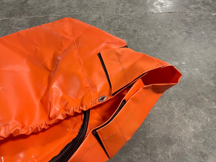 #7560-•-skytrack-man-lift-basket-control-weather-cover-image-10