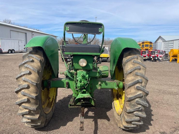 john-deere-b-image-6