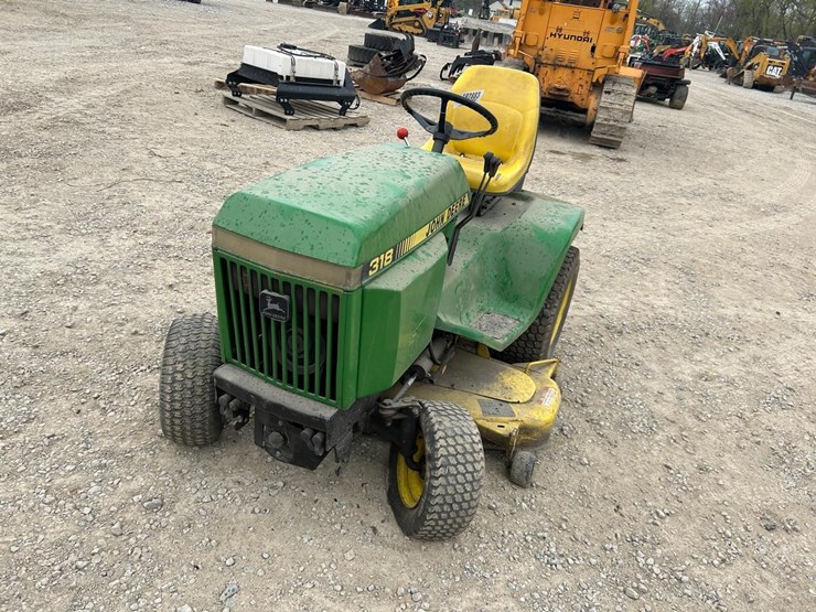 john-deere-318-image-8
