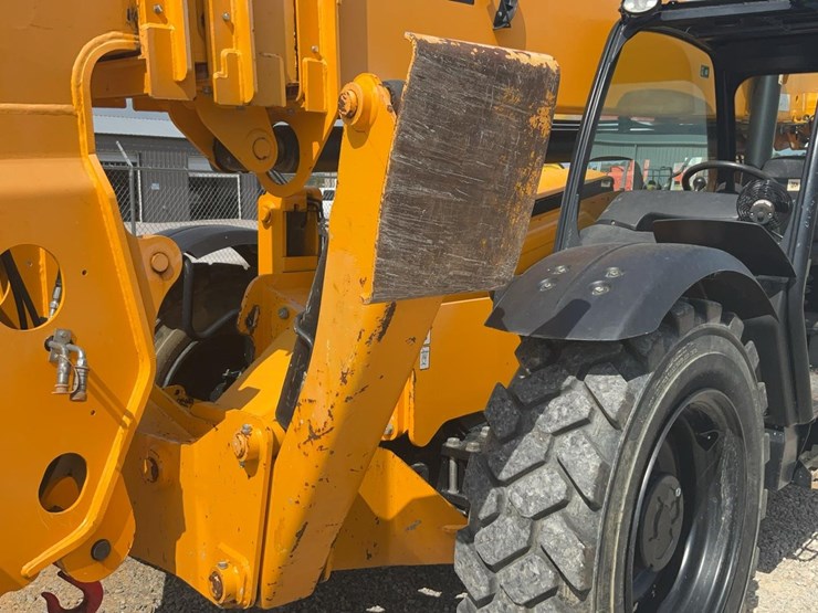 2022-jcb-510-56-image-28