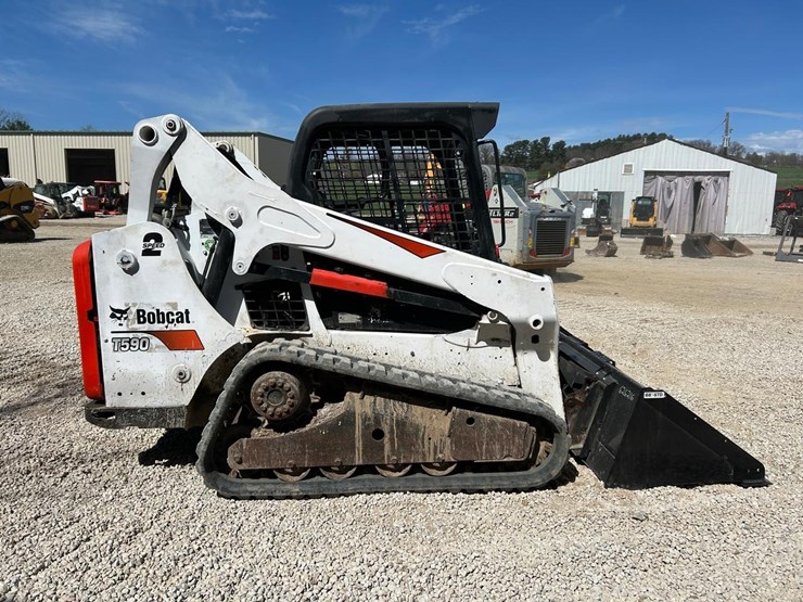 2015-bobcat-t590-image-5