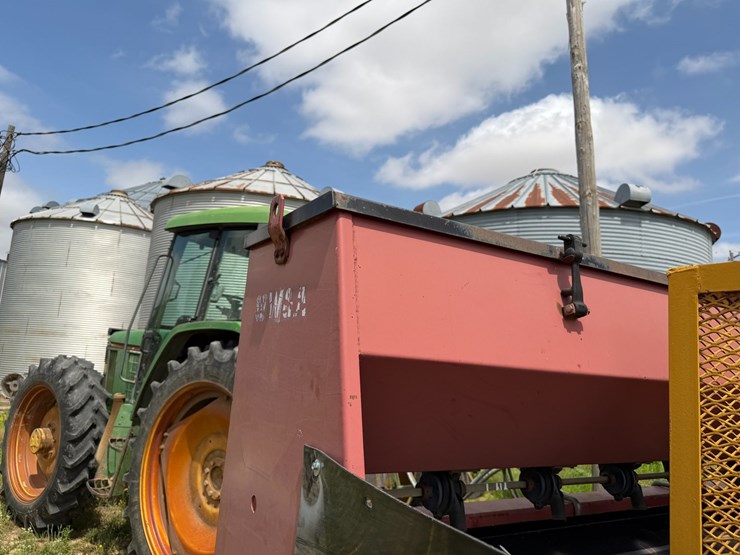 #45251-•-scotts-levee-packer-with-w&a-seeder-image-19