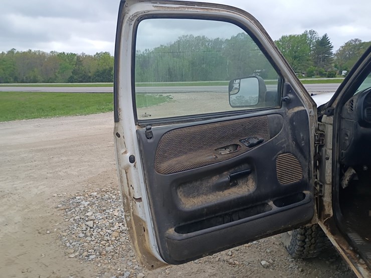 2000-dodge-ram-3500-image-30