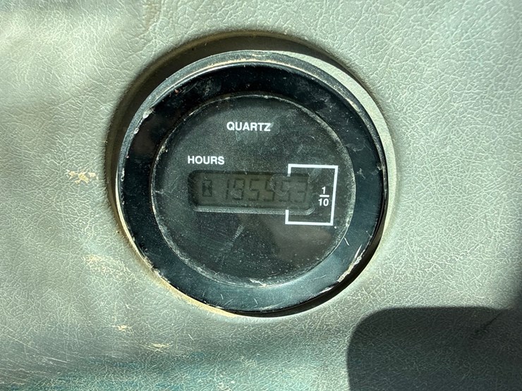 new-holland-eh160-image-74