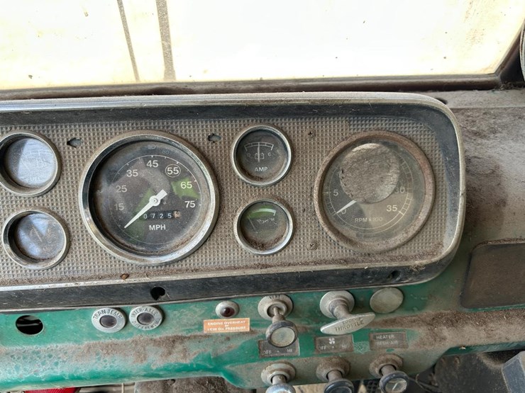 1983-caterpillar-3208-image-22