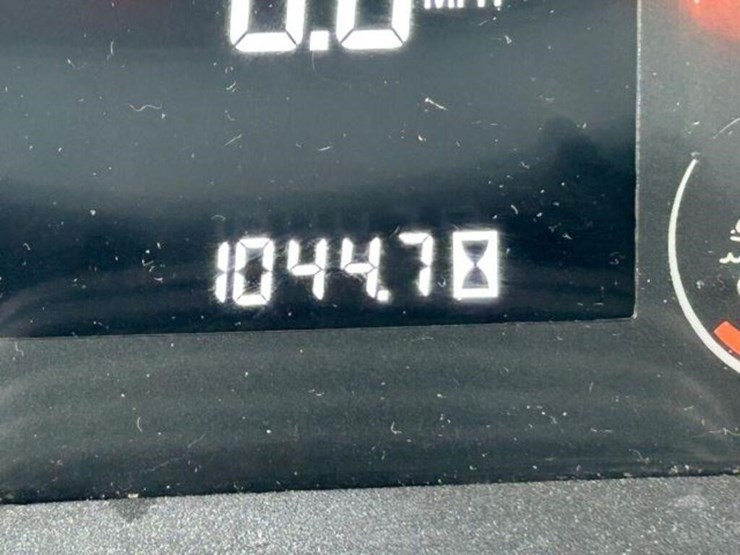 2016-john-deere-5085e-image-12