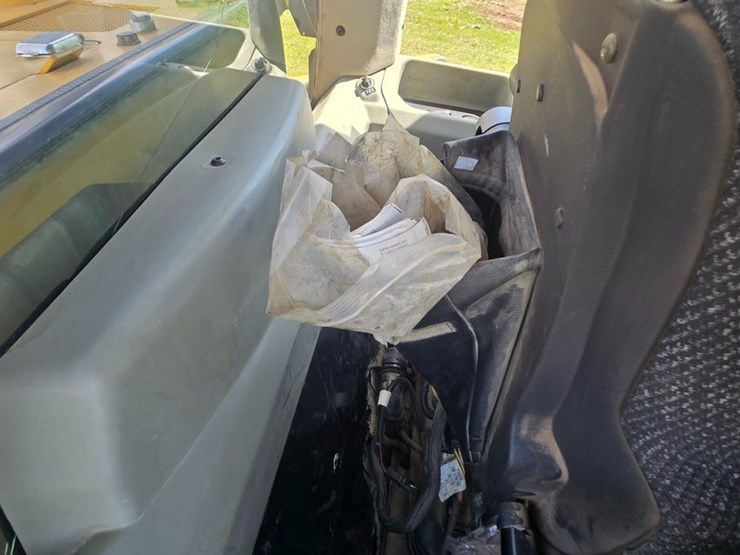 2014-caterpillar-953d-image-62