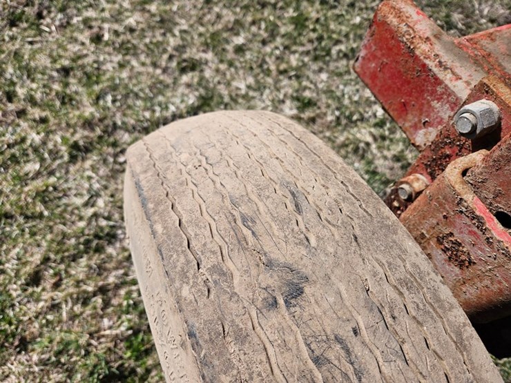 #529-•-schultz-7-shank-3pt-chisel-plow-image-15