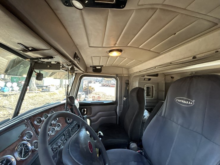 2005-peterbilt-379-image-84