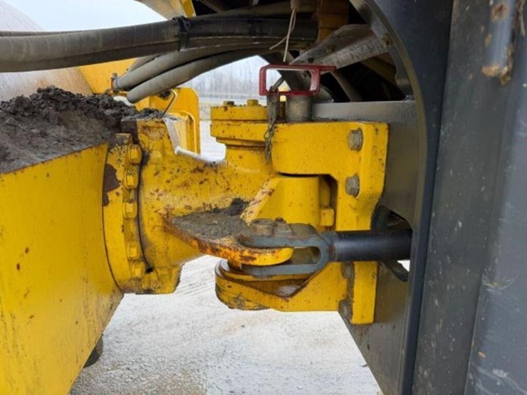 2011-bomag-bw211d-40-image-24