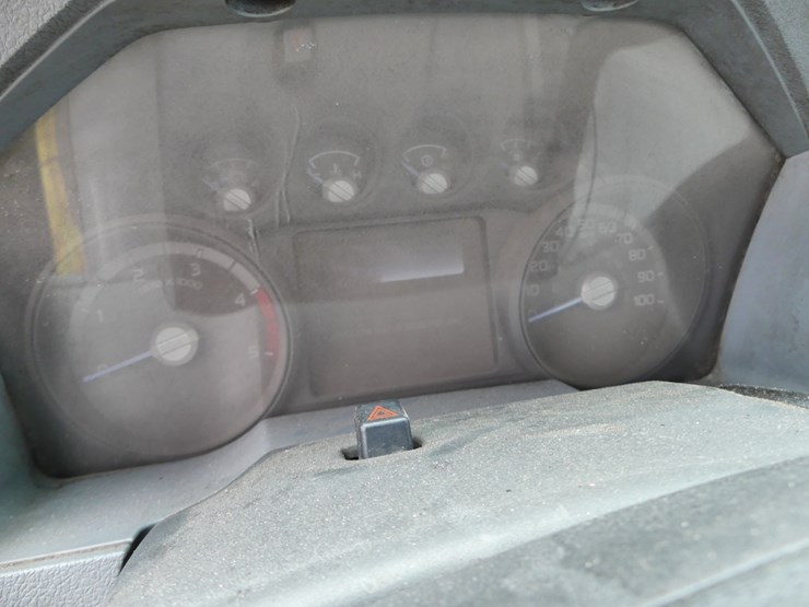 2016-ford-f350-xl-image-13