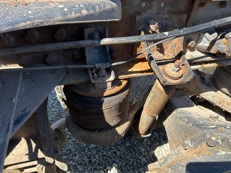 1994-massey-ferguson-8-image-28