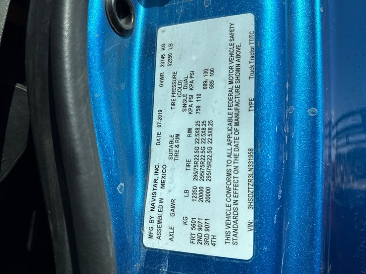 #2199-•-2020-international-a26-sleeper-cab-truck-tractor-image-101