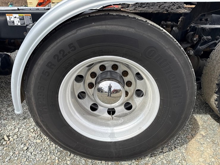 2019-kenworth-t680-image-77