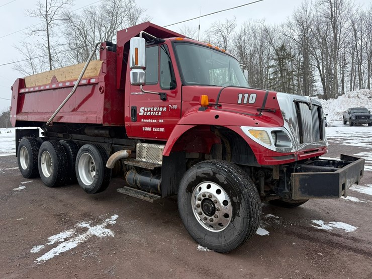 #1052-•-2007-international-7600sfa-tri-axle-dump-truck-image-7