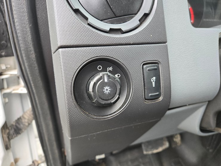 2011-ford-f550-image-60