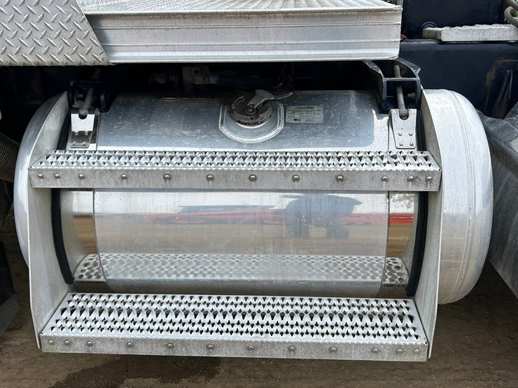 2006-caterpillar-c15-image-19