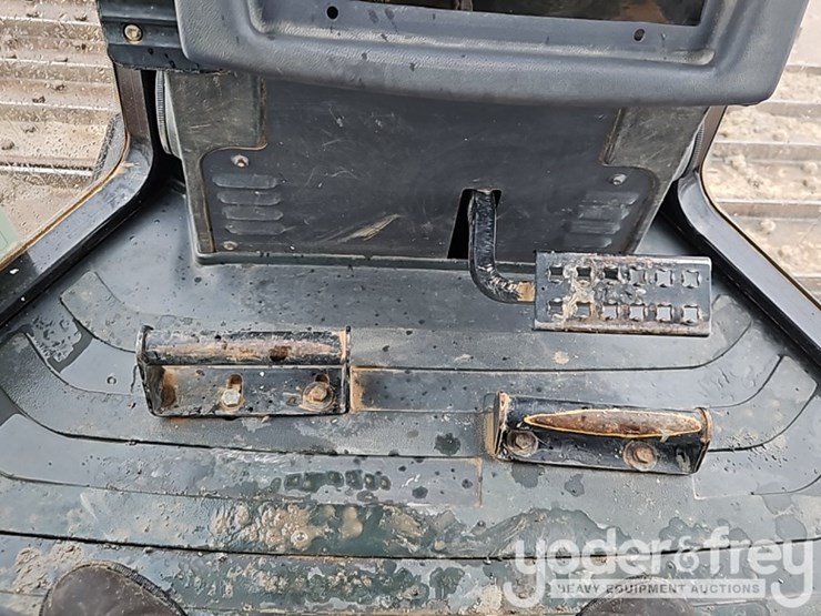 2014-caterpillar-d6k2-xl-image-34