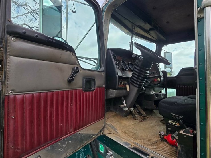 2006-kenworth-t800-image-19