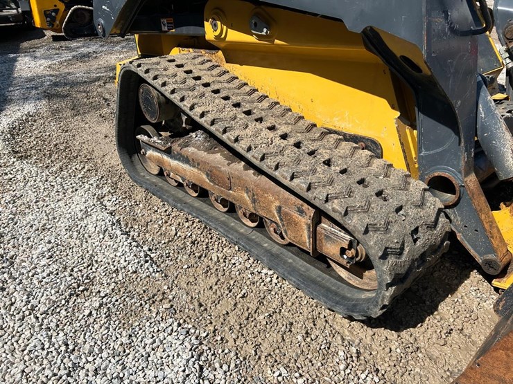 2018-deere-333g-image-12