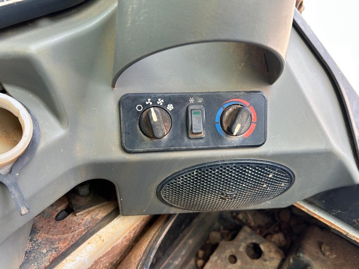 2017-bobcat-t450-image-25