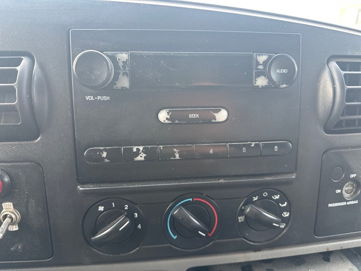 2006-ford-f550-image-30