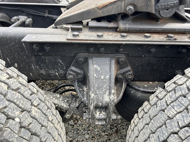 2015-kenworth-t680-image-29