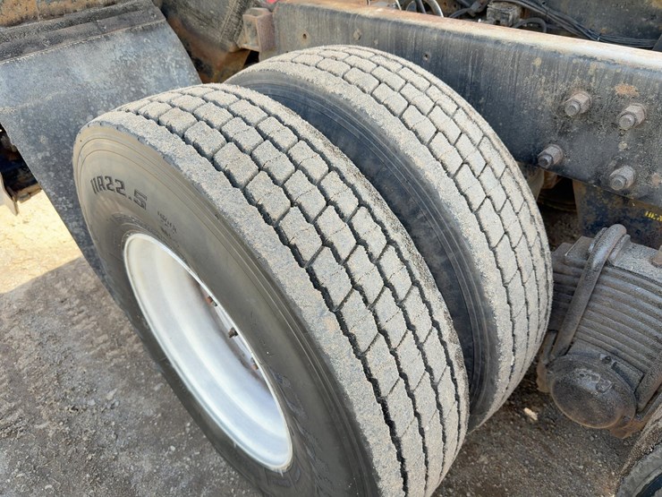 1998-mack-rd690s-image-23