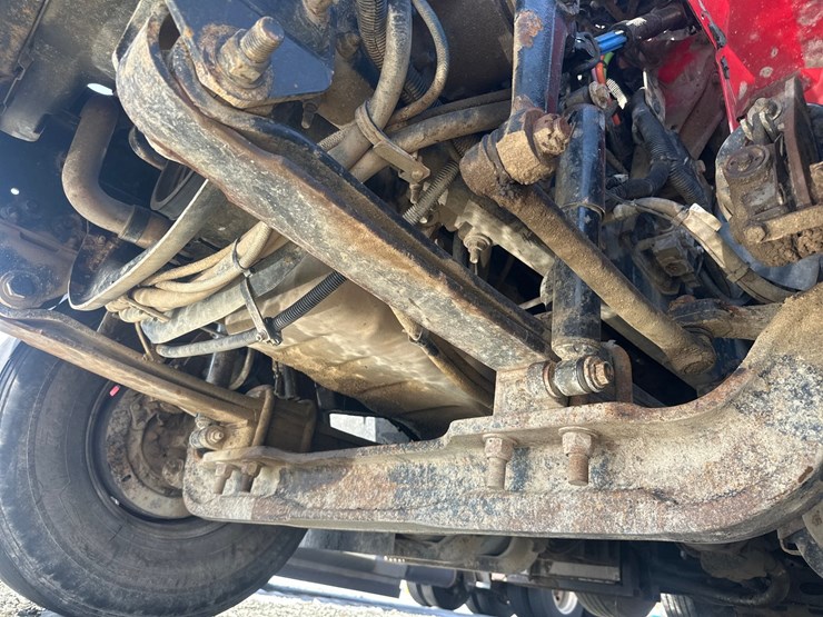 2012-international-7600-image-54