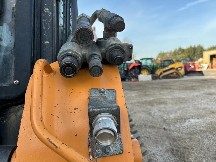 2022-case-tv450b-image-11