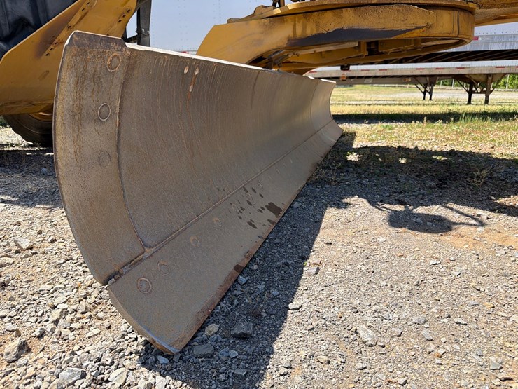 2018-caterpillar-12m3-image-25