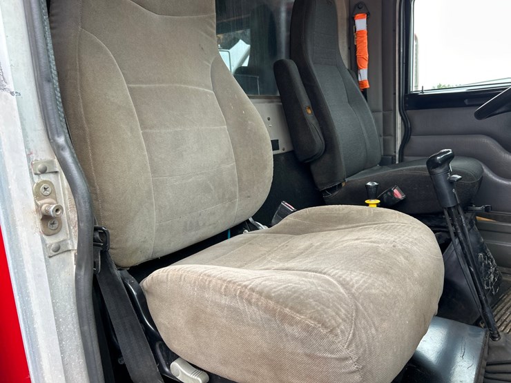 2005-peterbilt-357-image-69