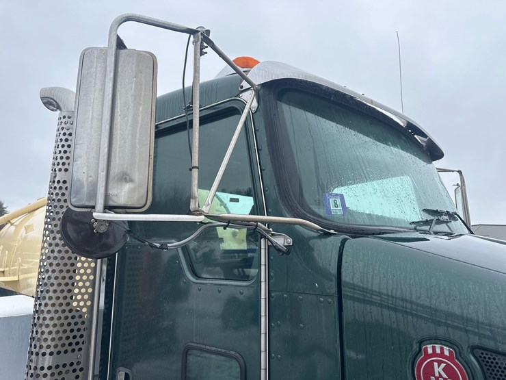 2008-kenworth-t370-image-11