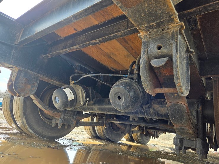 2013-massey-ferguson-8-image-28