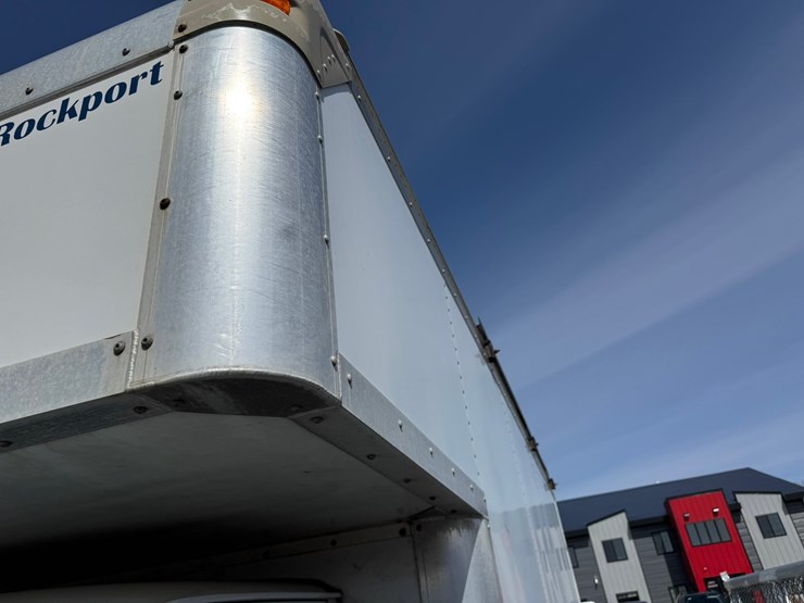 2010-ford-e350-image-25